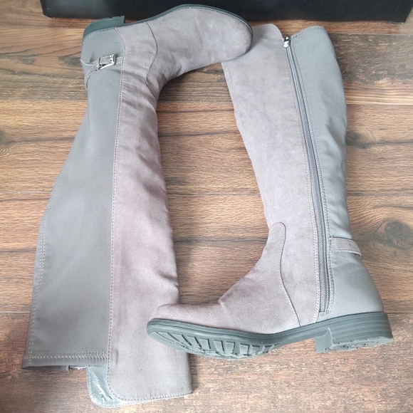 Liz Claiborne Shoes - Liz Claiborne Boots